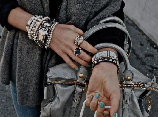 Latest Hand Jewelry Trends Elegant Styles for Every Occasion