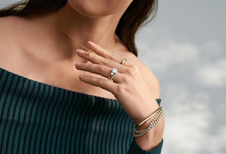 Elegant Hand Jewelry Trends You Need to Know